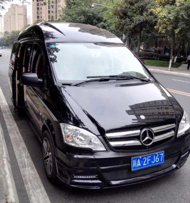 成都租车奔驰威霆房车