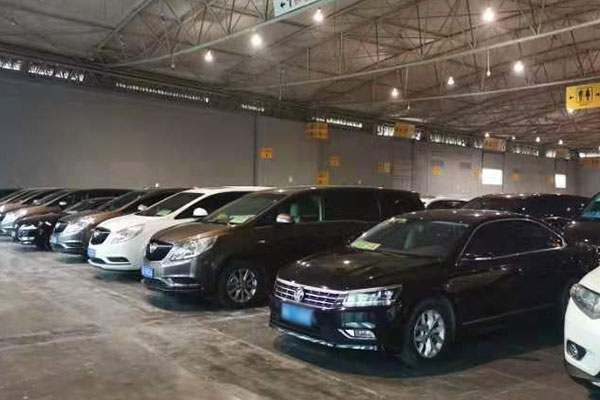 成都租商务车11座瑞风商务
