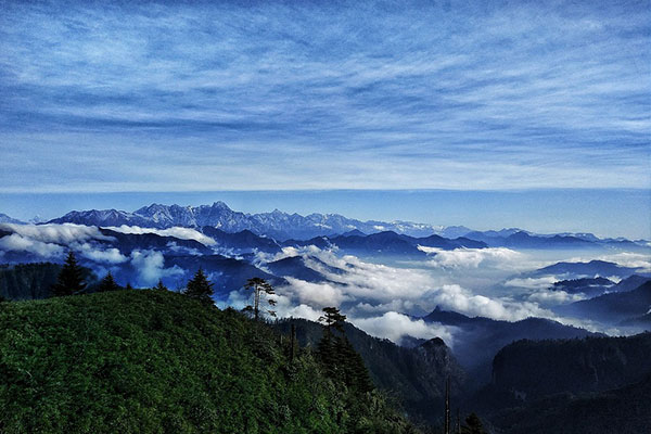贡嘎山